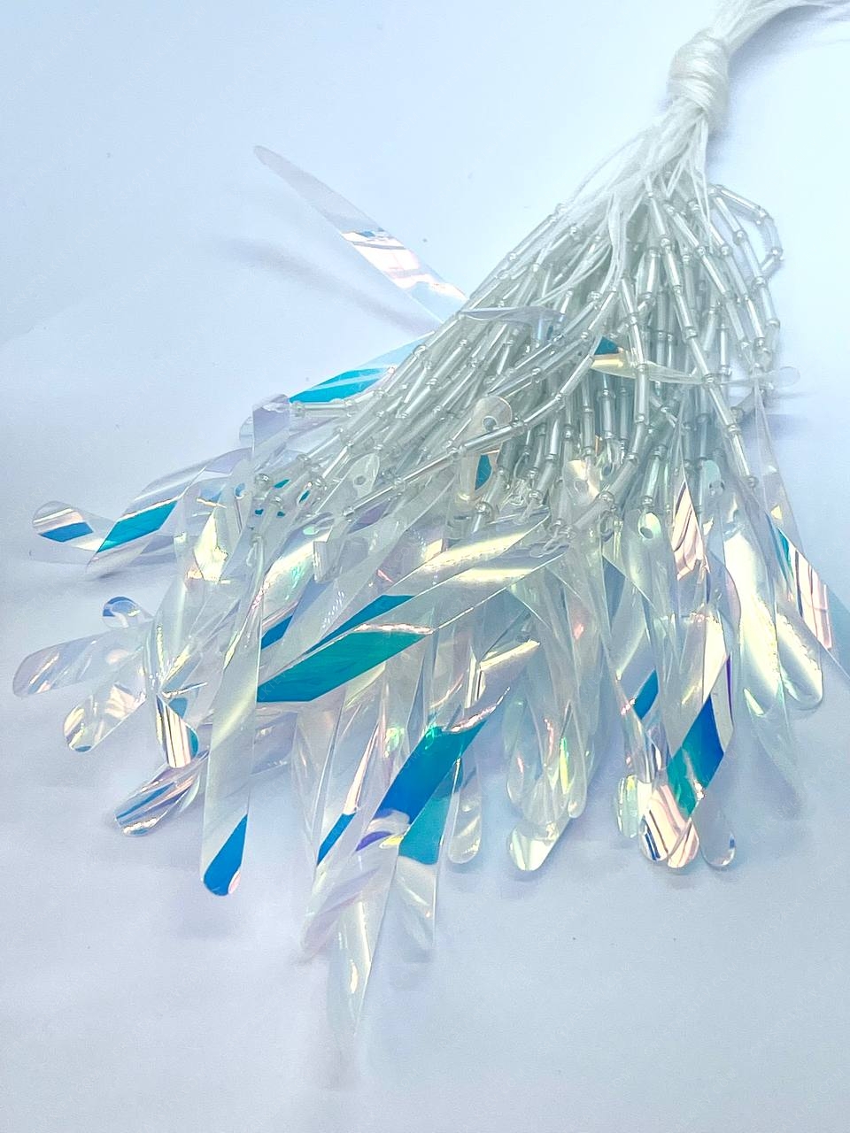 Пучки стеклярусу Crystal AB + паєтка Голограма AB 5х50мм